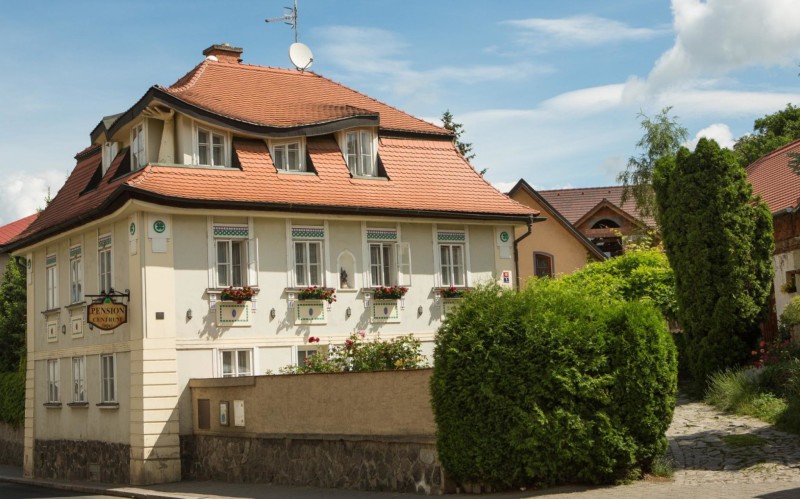 Budova Penzionu Centrum v historickém centru Říčan